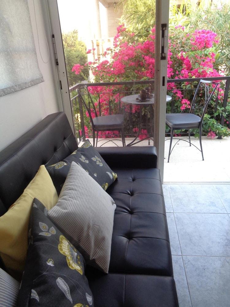 Irenes Tourist Apartments ليماسول المظهر الخارجي الصورة